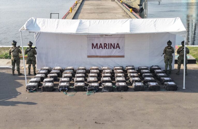 Marina asegura 1.5 toneladas de cocaína y detiene a 5 personas en costas de Chiapas